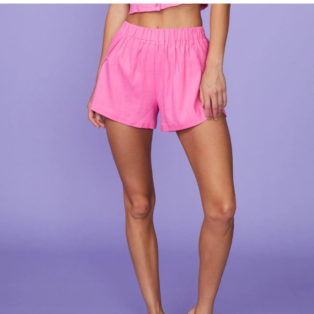 Monroe linen dolphin shorts 🆕
